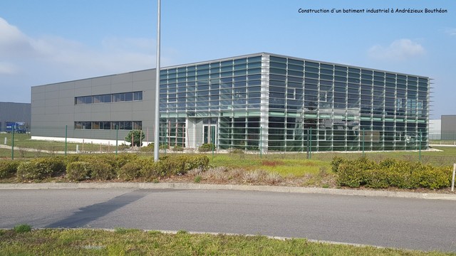 Construction d'un batiment industriel  Andrzieux Bouthon