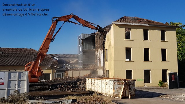 Dconstruction d'un ensemble de btiments apres dsamiantage  Villefranche